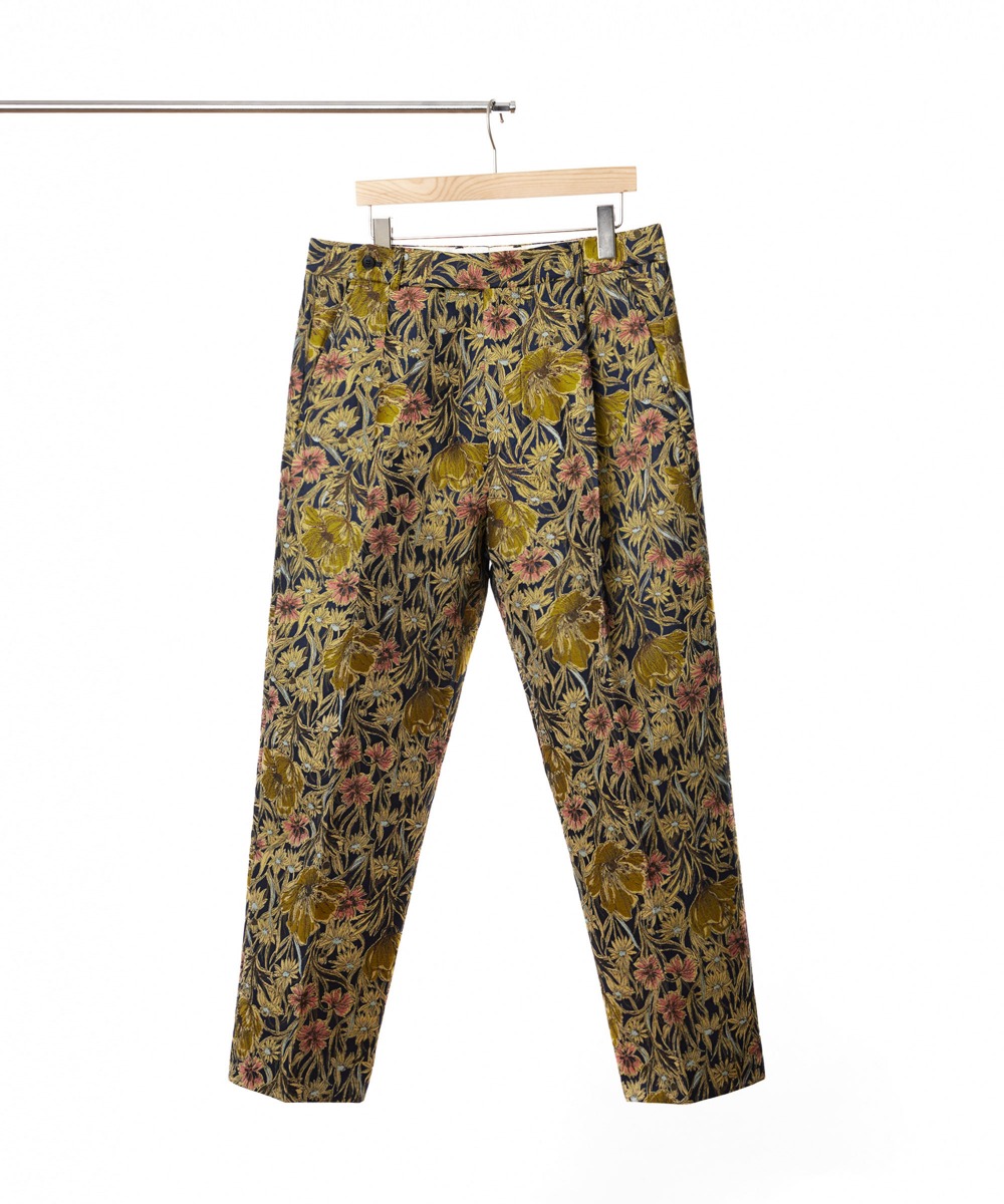 [DISTANCE] FLORAL JACQUARD ONE TUCK WIDE TAPERD PANTS
